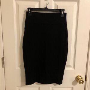 Hybrid & Co Black Pencil Skirt